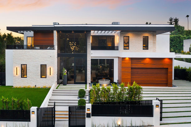 Outdoor entertaining with architectural windows