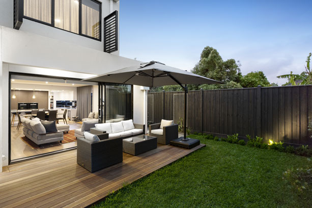 Outdoor entertaining with architectural windows