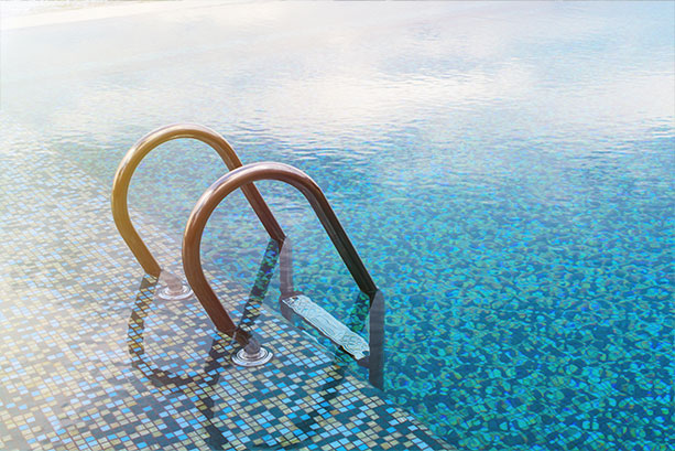 Outdoor entertaining with architectural windows